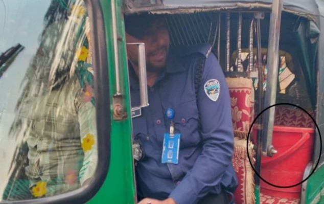 সীমান্তবর্তী এলাকা থেকে বোমা সদৃশ বস্তু উদ্ধার